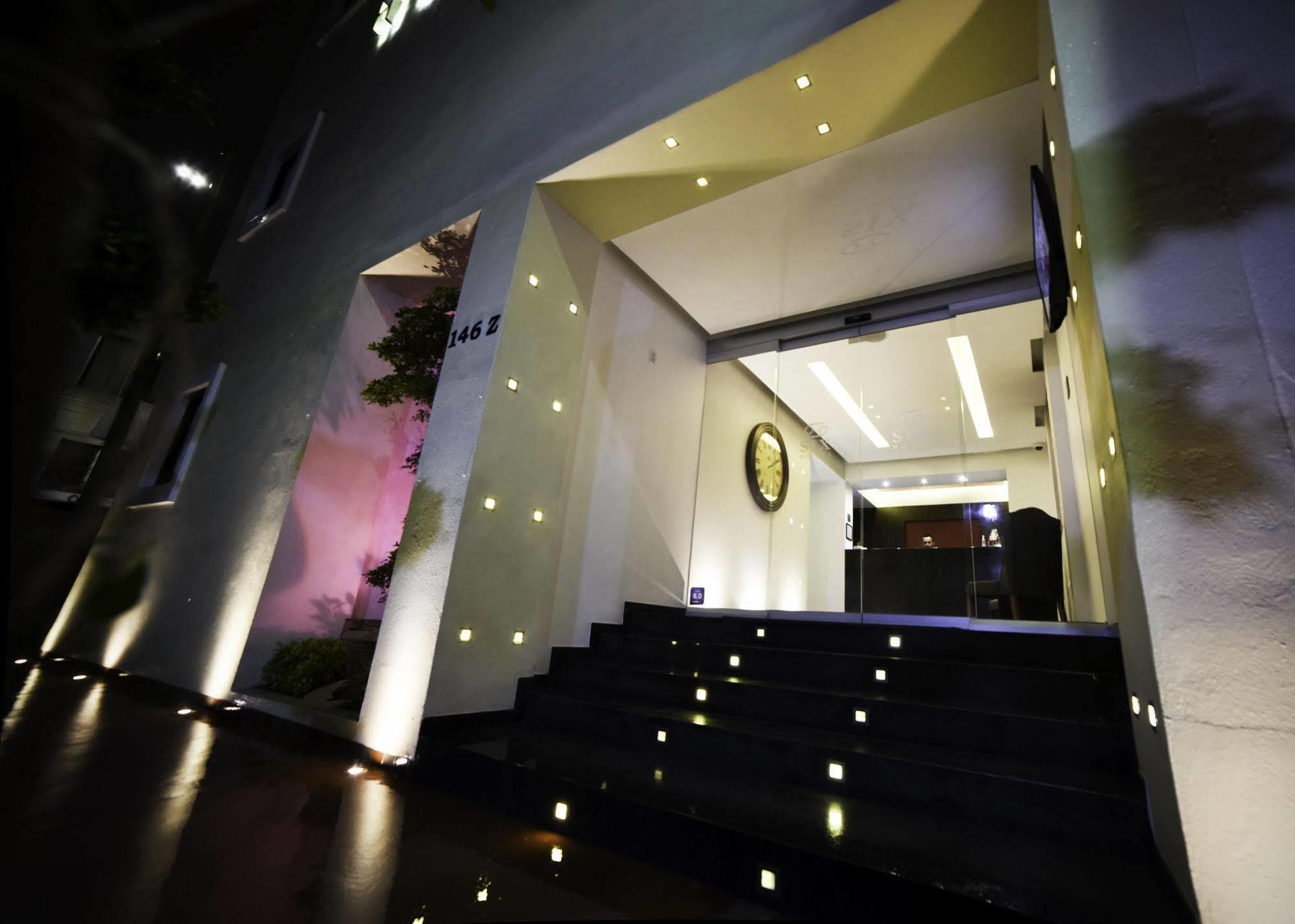 Six Hotel Guadalajara Expiatorio Εξωτερικό φωτογραφία